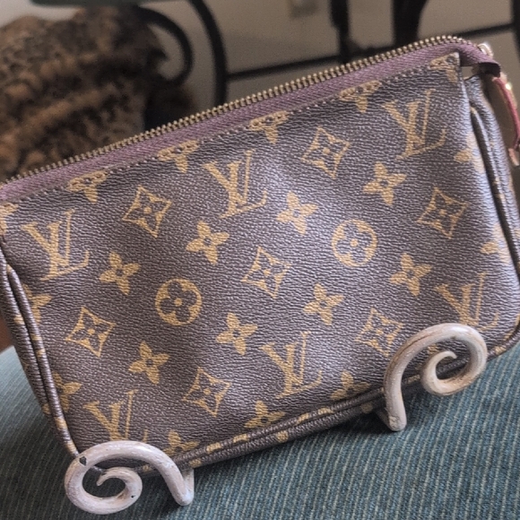 Louis Vuitton Handbags - LV Pochette Accessories  VTG